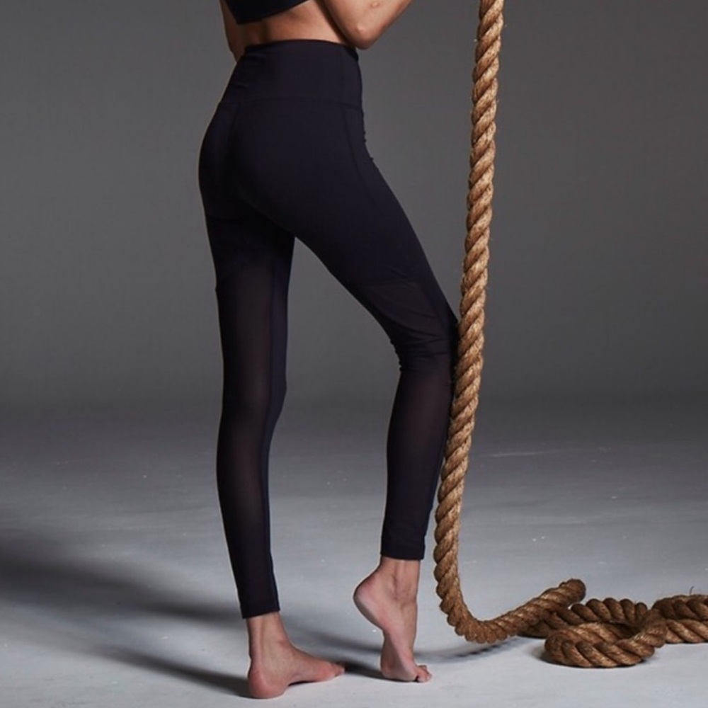 Varley Kingman Black Mesh Back Leggings Size Small
